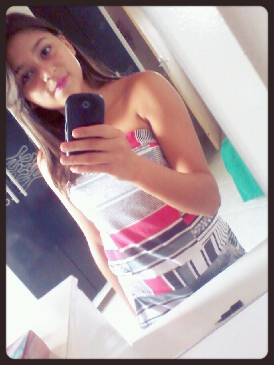 As Vezes Me Pergunto Se Eu Naum Entendi Errado, Confundi Amizade Por Estar Apaixonada, Se For So Isso Tudo Vai Passar..♬♪♩