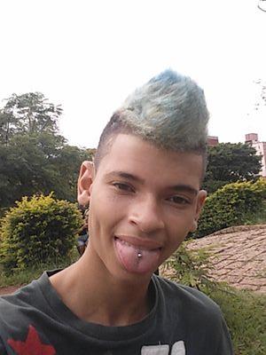 gosto muito de homens bonito com o pau nao pod ser piqueno goza na minha cara,cu,boca quer ficar comigo tem q ter pegada e ser muito bonito