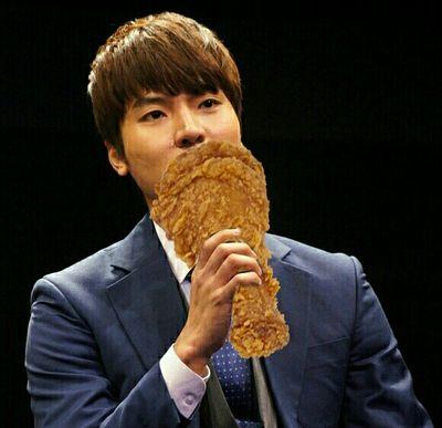조류독감 아닙니다. 멍청하게 새나 보고!
