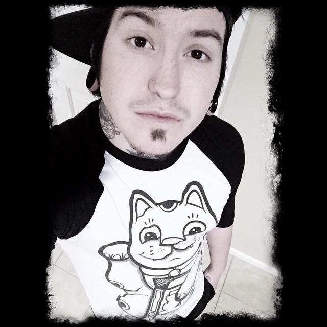That singer dude from @escapethefate and @deadrabbitts Father/Lover/Drinker/Dreamer/Nerd #DLTP #shapeshifter available now! https://t.co/JUyG4Ofrxt