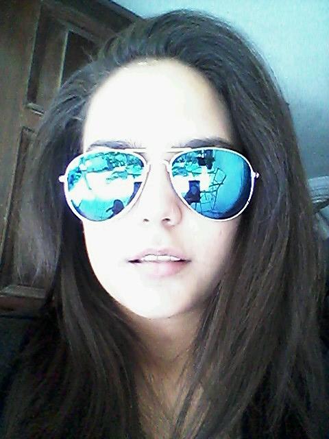 Si tus sueños no te asustan, no son lo suficientemente grandes. Flag football poffets reese´s y el vino Corajuda sentimental y con vision.