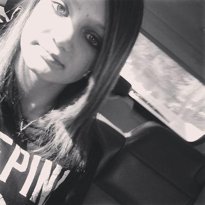 chloe_awesome02's profile picture. i like bands and i have like no life