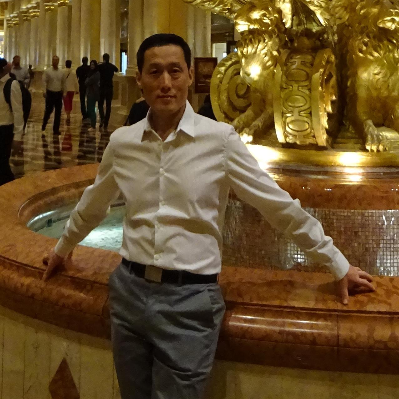 YueguangWu's profile picture. 