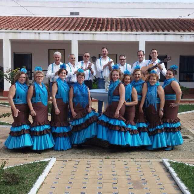 • Twitter oficial del grupo Aires de Quinto • Ofrecemos actuaciones flamencas para cualquier tipo de evento. Contacta con ntros. por MD. !Estáis invitad@s!