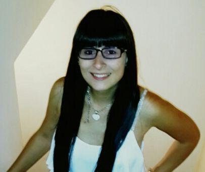 Profesora en Educación Primaria/Amante de mi profesión/Ama de casa/Concubina /Hija/Hermana/Amiga/Nieta/Madrina/Leal