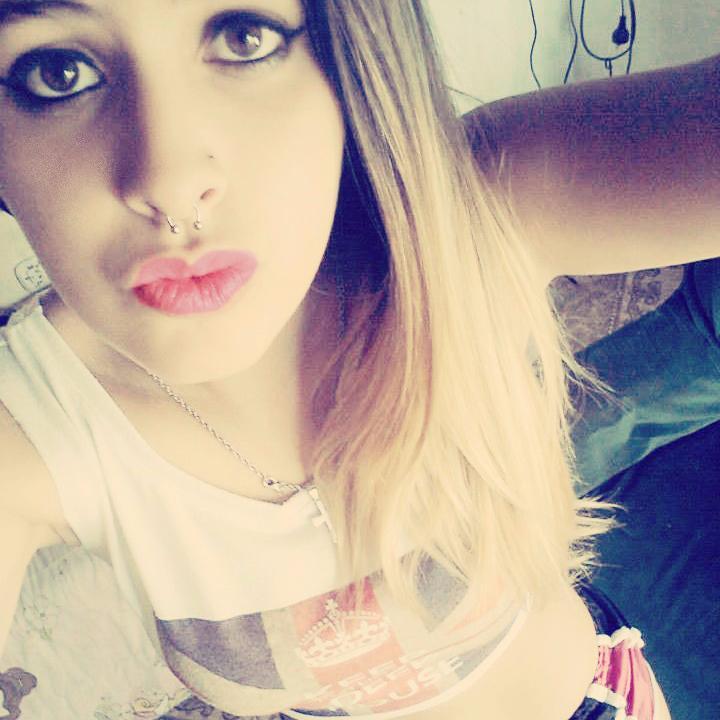 A ciegas te seguí volé y caí por ti *-*