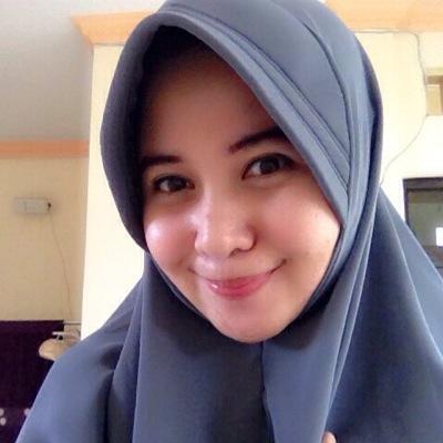 Be simple, natural, and keep smile! Proud be a Muslimah, Alhamdulillah❤️ | About me on instag @lhyaprilia | owner of @jannaolshop