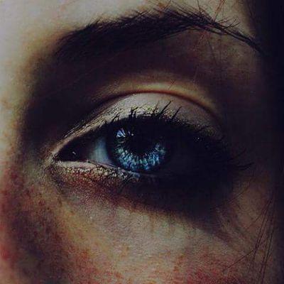 ‏‏حاول تكون اقرب لي من كلمة قريب ♬.