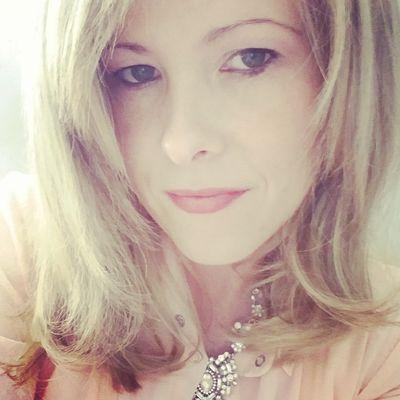 CarrieAnnDaly's profile picture. Crazy ginger gone blond, pr enthusiast and lover of breakfast