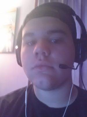 ya me neither you guys wanna go sk8boards?¿| play CoD religously| 17 years of age|McDonalds Chicken Nuggets tho|