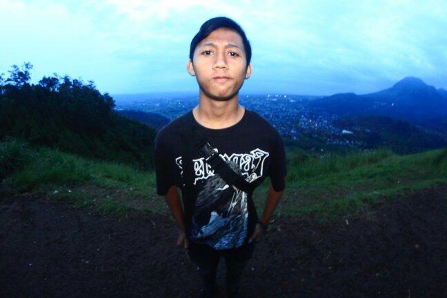 ayik_iqbal's profile picture. 12-07-1998 | ig : sapa_saya | gadisayu