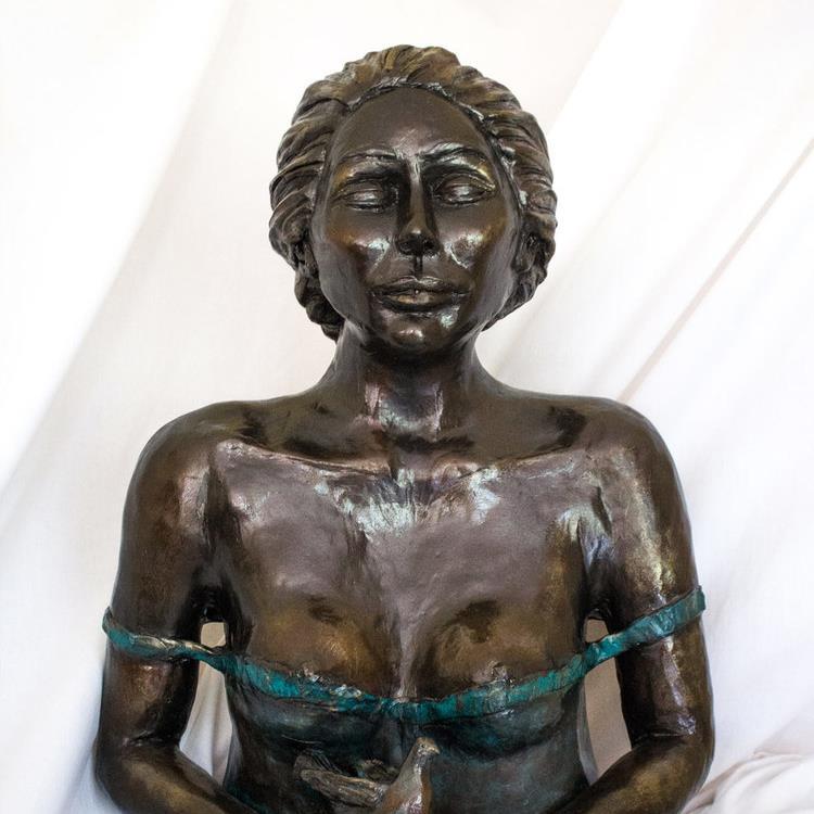 AtiAhkami's profile picture. DESIGNED TO TOUCH SOULS