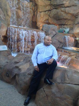 Edomos's profile picture. 