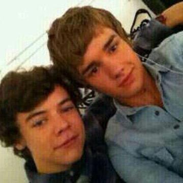 ljpknights's profile picture. please follow @polaroidpayno :D