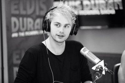 pls follow @fvckitclifford because she just gave you a free follow! tysm xx