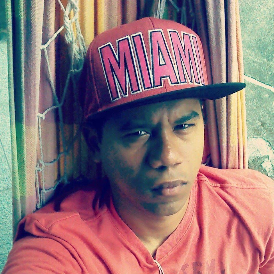 Sou Muito Jovem para escrever uma Bio...'' Mais vamos ver...'' Adilson Oliveira ; Tenho 23 Anos ;D ...