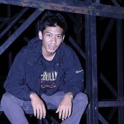 yang penting jadi diri sendiri dan jujur atas itu