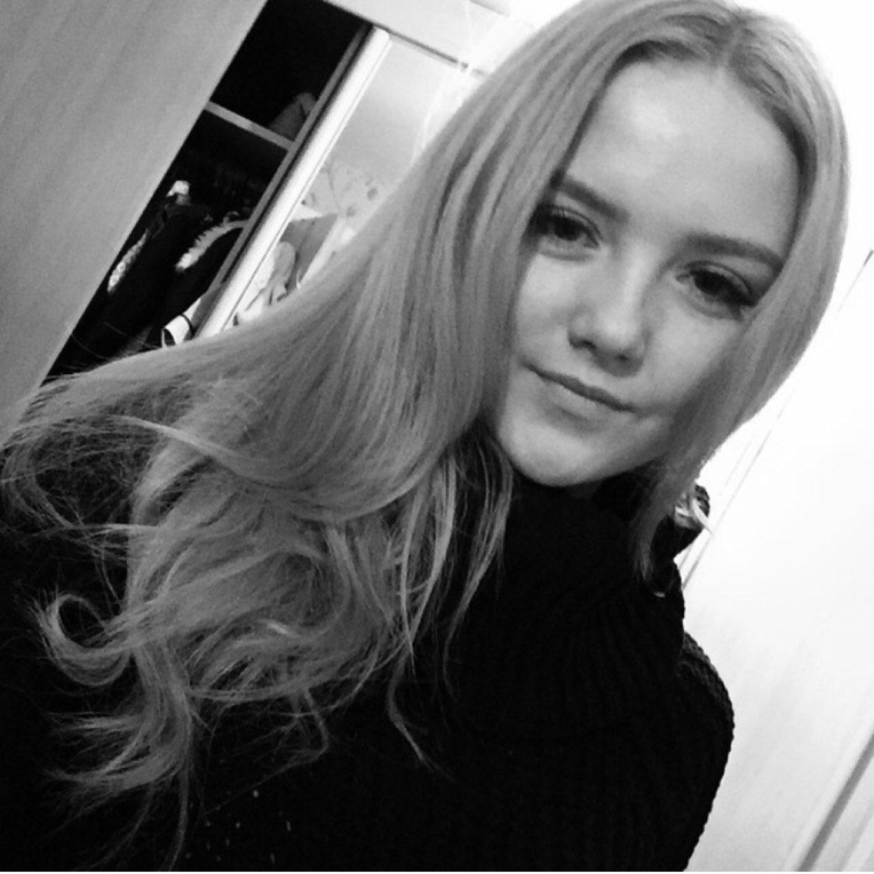 lucybarnesXX's profile picture. ..