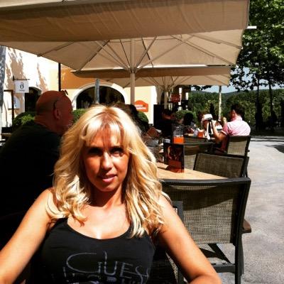 ikavogue's profile picture. 