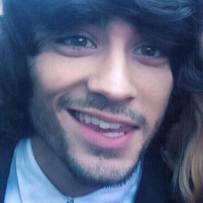 ask for a follow back on @raybanzouis