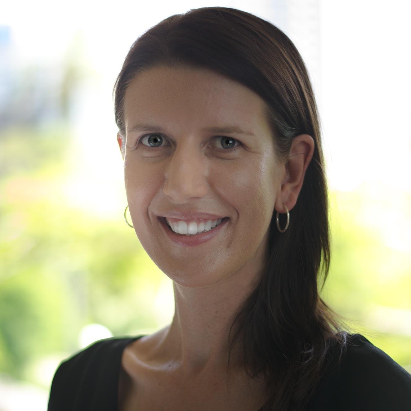 Independent content strategist, marketing consultant, writer & editor. Tweets about marketing for small to medium business. Formerly Kirsty Brunsden.