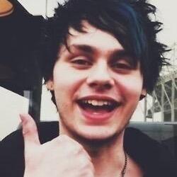 follow @gabbyisajoke ask FOR A DM TO LUKE she's trying to get to 2.2K