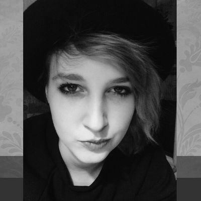 ×
I love England and America (everything what's not home) i like Gronkh&Sarazar, Youtube, chillin, playing guitar, Placebo•| Life is Strange ×