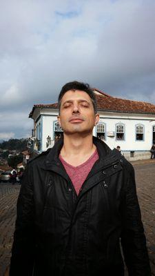 Mestre e Doutor em Direito. Área de pesquisa: Teoria Geral do Estado e Democracia Participativa