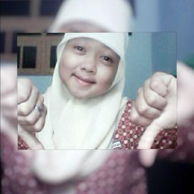 Single?? Wajar masih sekolah.. belajar dulu baru pacaran ..  ☺