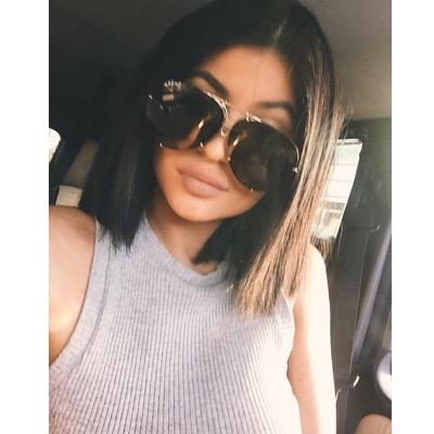 haii // I really like Kylie Jenner / love \ she is my queen and I know she's other ppls Queen soo///\\\