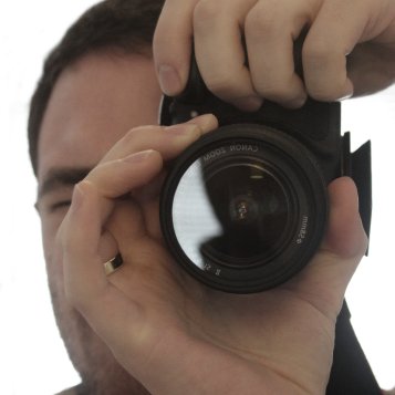 Lover of gadgets, open-source software and digital photography. Reader of books. Player of guitar. Listener to of music. Amateur birder & journeyman adventurer.