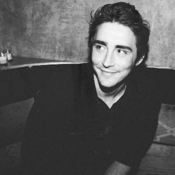 A blood-drinking Elven King who likes to make pies, also known as The Accuser. Just kidding. You know who I am.「Actor RP 18+ Literal #RichLee」