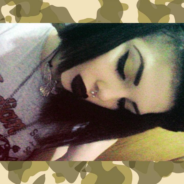 Me llamo Suelen, y amo los 90's. ~Grunge,Heroin,Acid,Hipsters,Style,Makeup,My life~