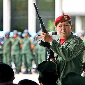 Cristiano catolico, chavitologo, antimperialista,militante activo psuv,padre de tres hermosos hijos y esposo de una gran mujer. concejal de la Patria.