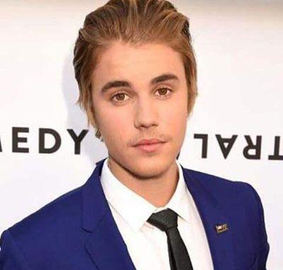 Activa mis notificaciones para sabes cuando Justin esta siguiendo @Justinbieber