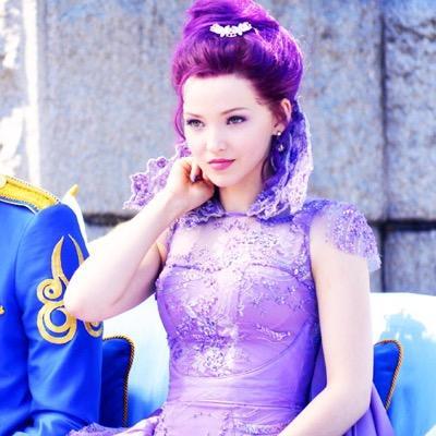 ♡I'm Mal [Villian]. Sixteen years-old, Most popular and talented student at Dragon Hall. My mother is the great Maleficent, Mistress of Darkness and All Evil.♡