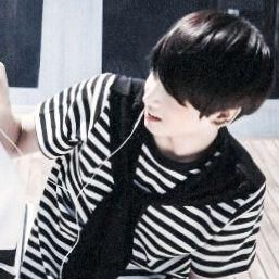 Jungkook_lov2r's profile picture. twitter Memberplay lov2r BTS Jungkook - Sep 1st 1997. It's not real. Just play. Dont follow me, plz.