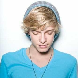 All of us love Cody Simpson his Amazing and very talented. His such a nice guy with a very kind  heart. We will love you forever @CodySimpson