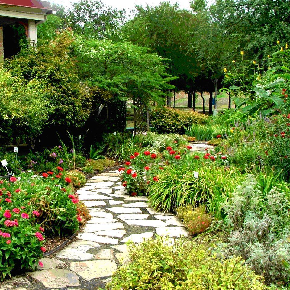 beautiful lawns and gardens in metro atlanta