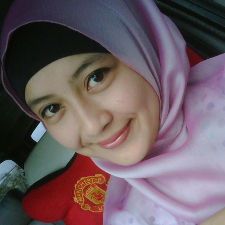 sedikit workaholic , follow aku ya :D