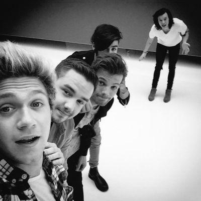 follow @bestharrypicts or unfollow