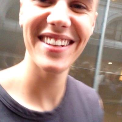 hi there cutie this is a free follow from @colorpunkmgc shes cool, follow her for more free follows