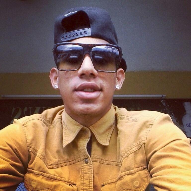 Estudiante de Derecho, Uba Tattoo,NBA,HipHop, T.Raww  , Todo se lo debo a dios y los míos que me cuidan desde el cielo. AMEN!