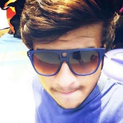 EDM lover
Deepika lover forever
BBM Pin : 7E054A43 
insta ID - mamas_hero
Snap chat : varun_xoxo
Wish me on 25th june
From surat . Gujrat . India
