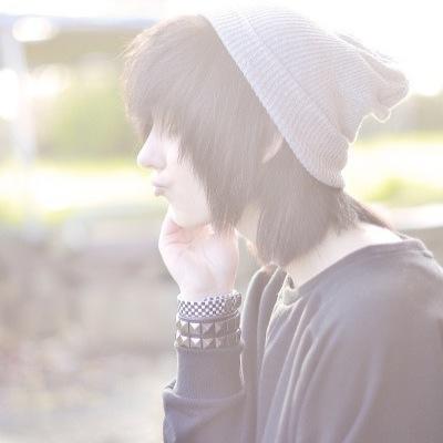 Hai I'm Levi, but you can call me Kitten or Princess. /)//(\