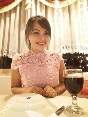 chaby_Isaura's profile picture. how great is our God.