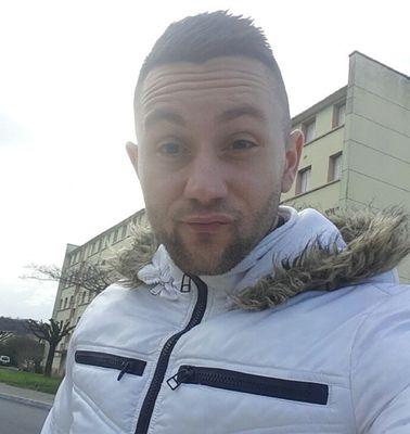 Je m'appel Mathieu, j'ai 26 ans, j'habite au Teil en Ardèche situé à 10 minutes de Montelimar la ville du nougat et je suis Fan de l'Olympique de Marseille