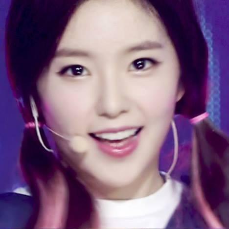 โลกของ ไอรีณมีเเต่สีชมพูค่ะ บอทไอรีน  เรทเวลเวท เจ้าคะ 1991  สส.15x   อุอิ สูงน่ารัก ลีดเดอร์คนงาม สยามต้องก้มหัว ♥