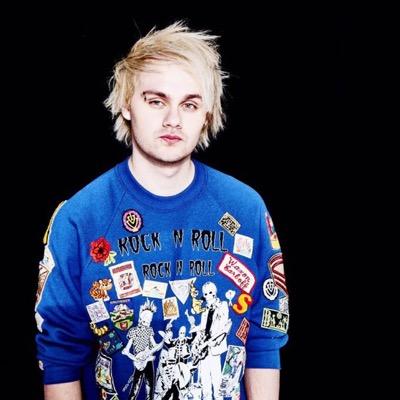 hi you should really #vote5sos #kca