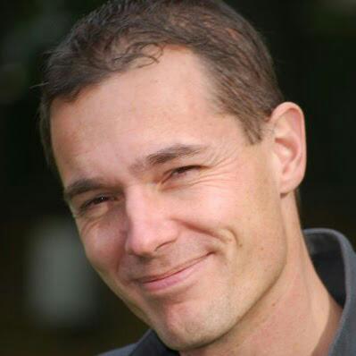 Passionate Software Developer with 25+ Years Experience | Big Fan of C#, .NET, React & Azure | Likes to Crossover from Backend to Frontend